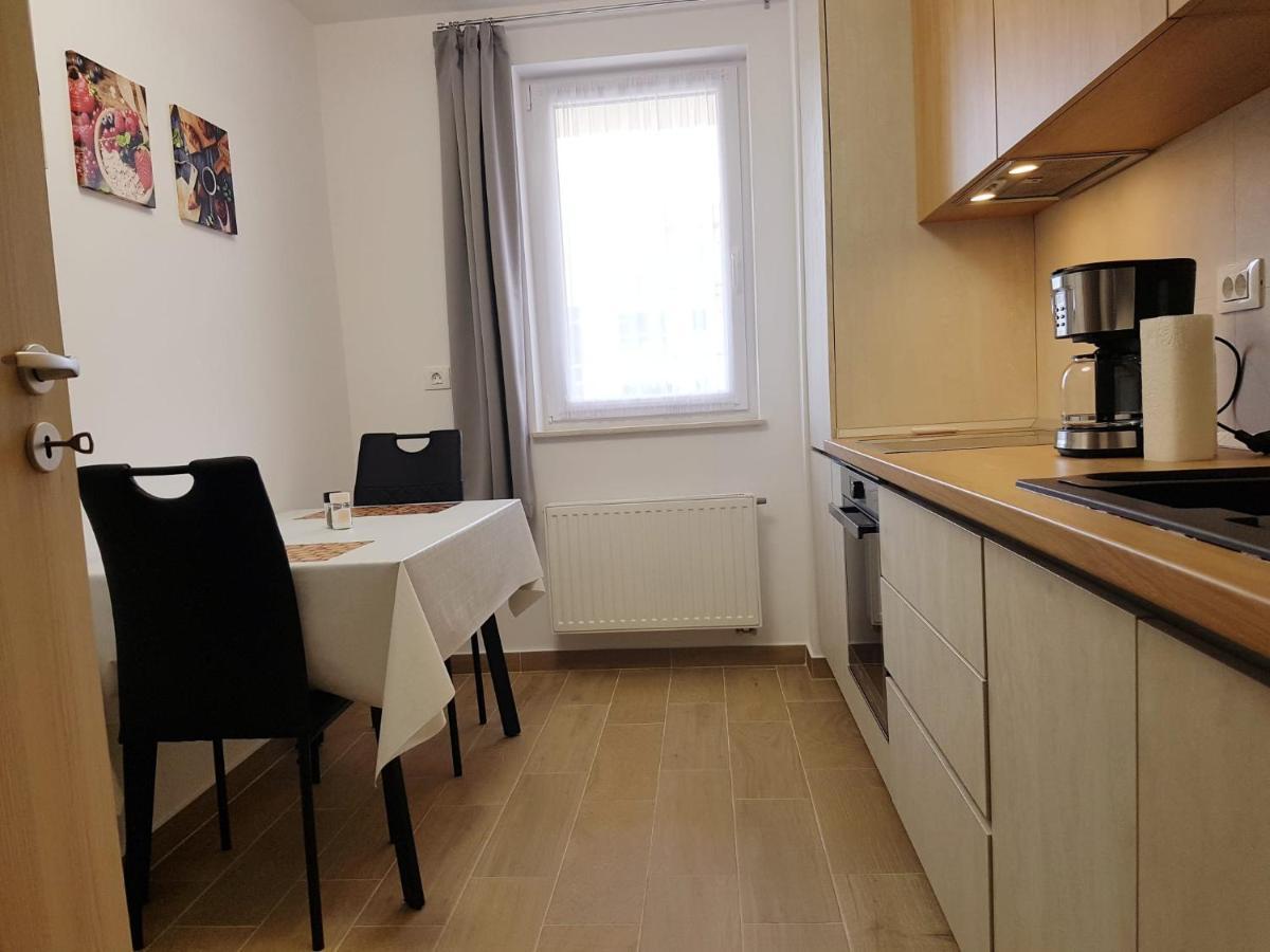Serenity, Urban Plaza, Apartament Nou Cu Parcare Gratuita Braşov Extérieur photo